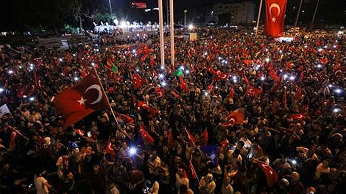 Thousands Turkish rally in pro-government protest