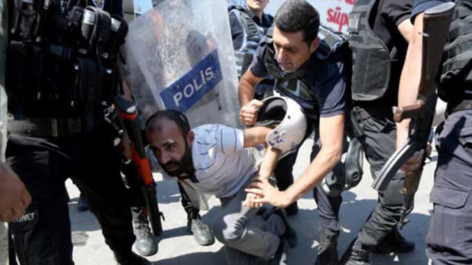 Mass Suspensions of Teachers Stoke Concern in Turkey’s Kurdish Region