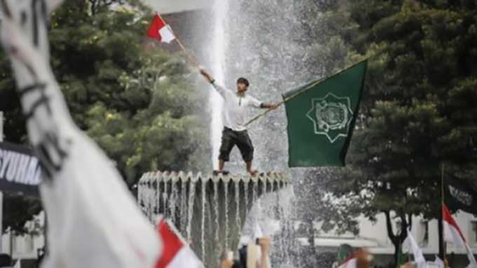Indonesia: Thousands rally against blasphemy in Jakarta