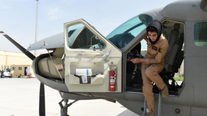 Afghan Female Air Force Pilot Awaits Response to US Asylum Request
