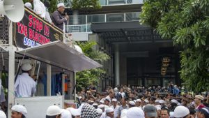 Hardline Muslims Rally Outside Facebook's Indonesian HQ