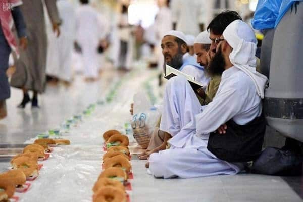 Over 24 Million Iftar Meals Distributed at Makkah and Madinah’s Holy Mosques in Ramzan